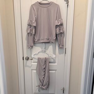 SHEIN Ruffled Sleeve Set in Light Gray
